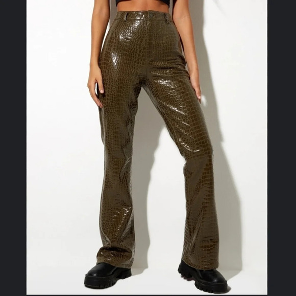 Motel ZOVEN FLARE TROUSER IN CROC PU DIRTY KHAKI Xsmall - Picture 1 of 7